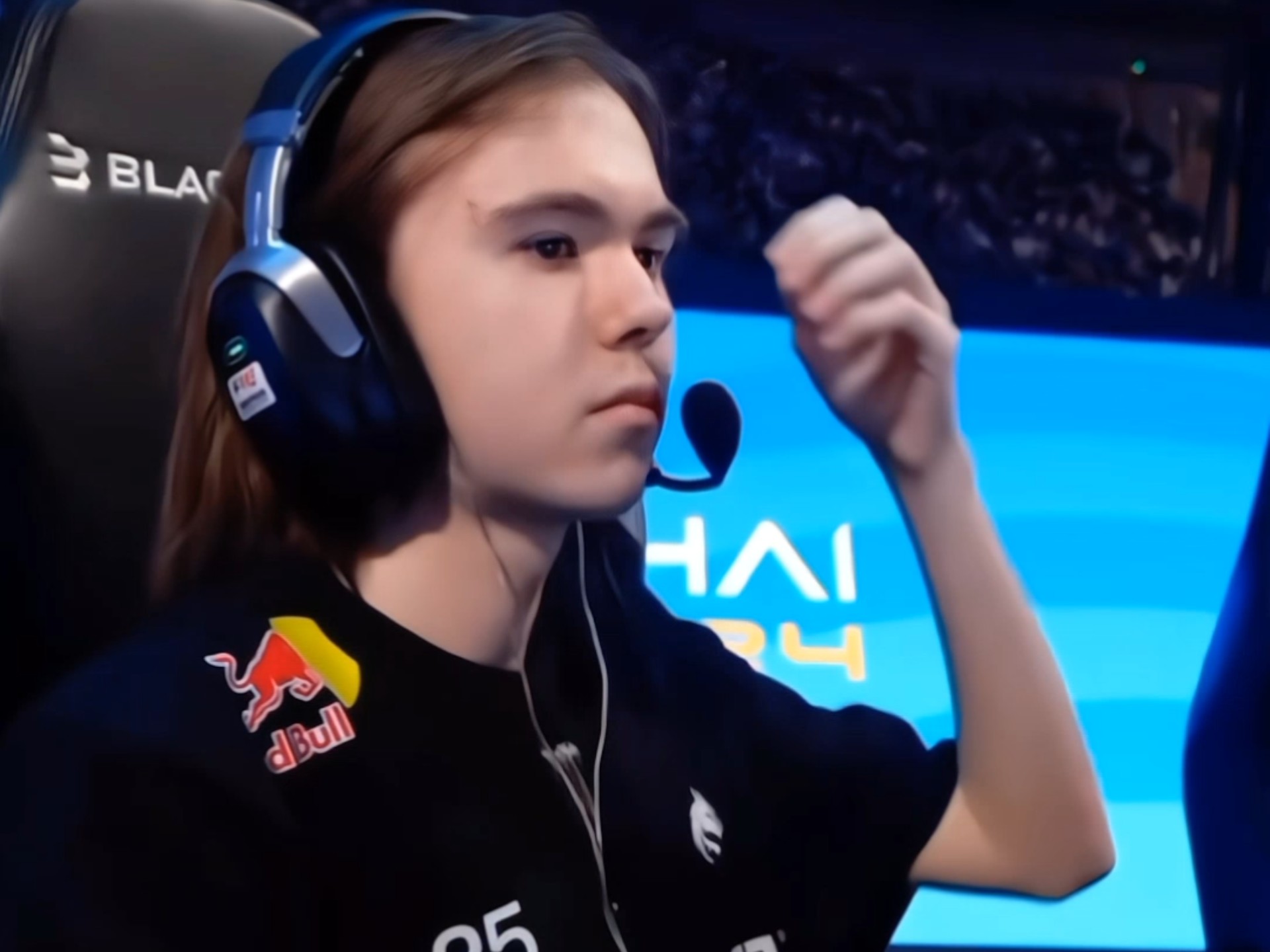 也来自队内 也来自队内